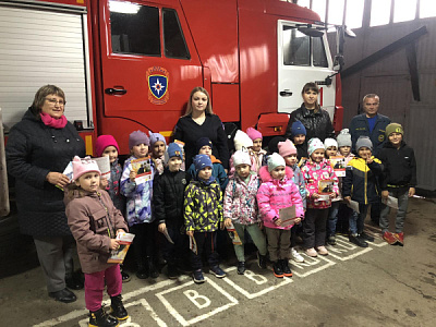 Экскурсия в 21 пожарно-спасательную часть для малышей детского сада «Незабудка» р.п Куйтун
