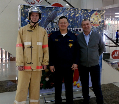 Юные пожарные напомнили ангарчанам правила пожарной безопасности