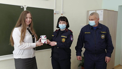 В Иркутском районе юные пожарные получили паспорта волонтеров