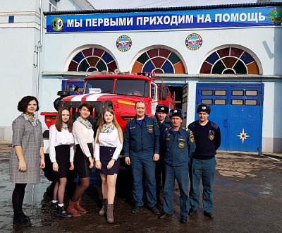 Дюповцы поздравили пожарных с Днем защитника Отечества