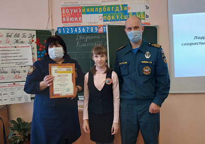 Победителей и призеров Всероссийских конкурсов наградили в Усольском районном отделении ВДПО