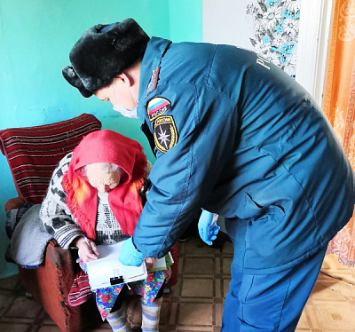 Пожарные извещатели в дома ветеранов-тружеников тыла г. Саянска