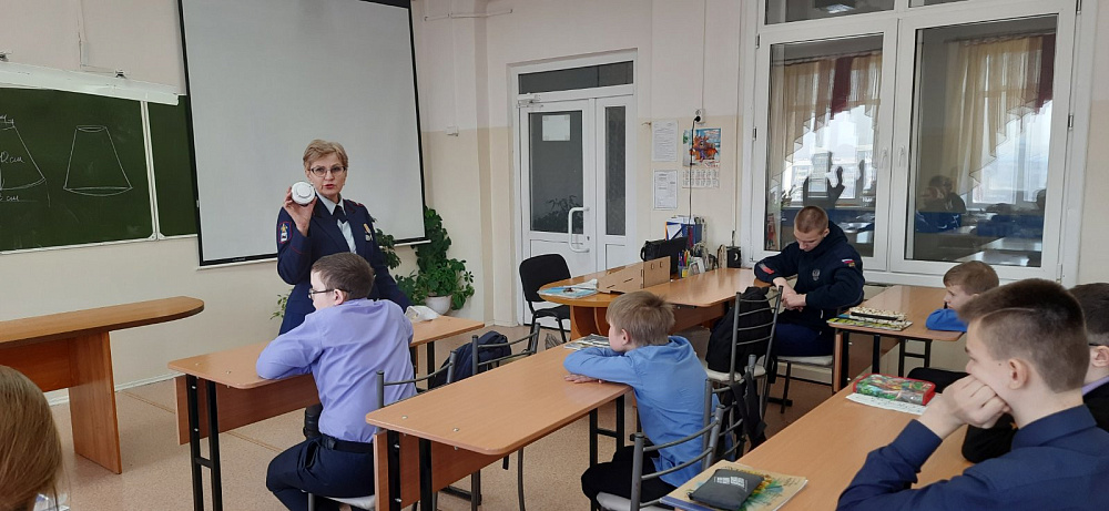 137 учеников школы №9 города Черемхово теперь знают, что огнетушитель необходимо иметь в каждом доме