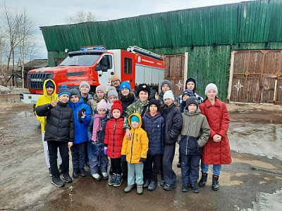 Школьники Братска побывали на экскурсии в пожарной части