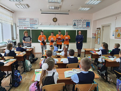 Победители районного слета ДЮП продолжают профилактическую работу с ребятами школ города Усть-Кута