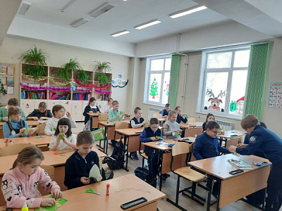 Третий класс школы Усть-Уды к безопасному Новому году готов!