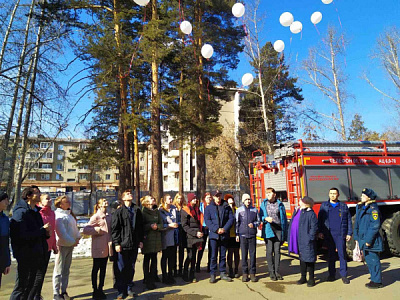 Акция памяти жертвам пожаров в Иркутской области